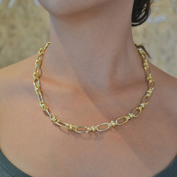 Collar Ochos