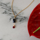 Collar Eclipse Carmesí