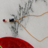 Collar Eclipse Carmesí