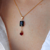 Collar Eclipse Carmesí